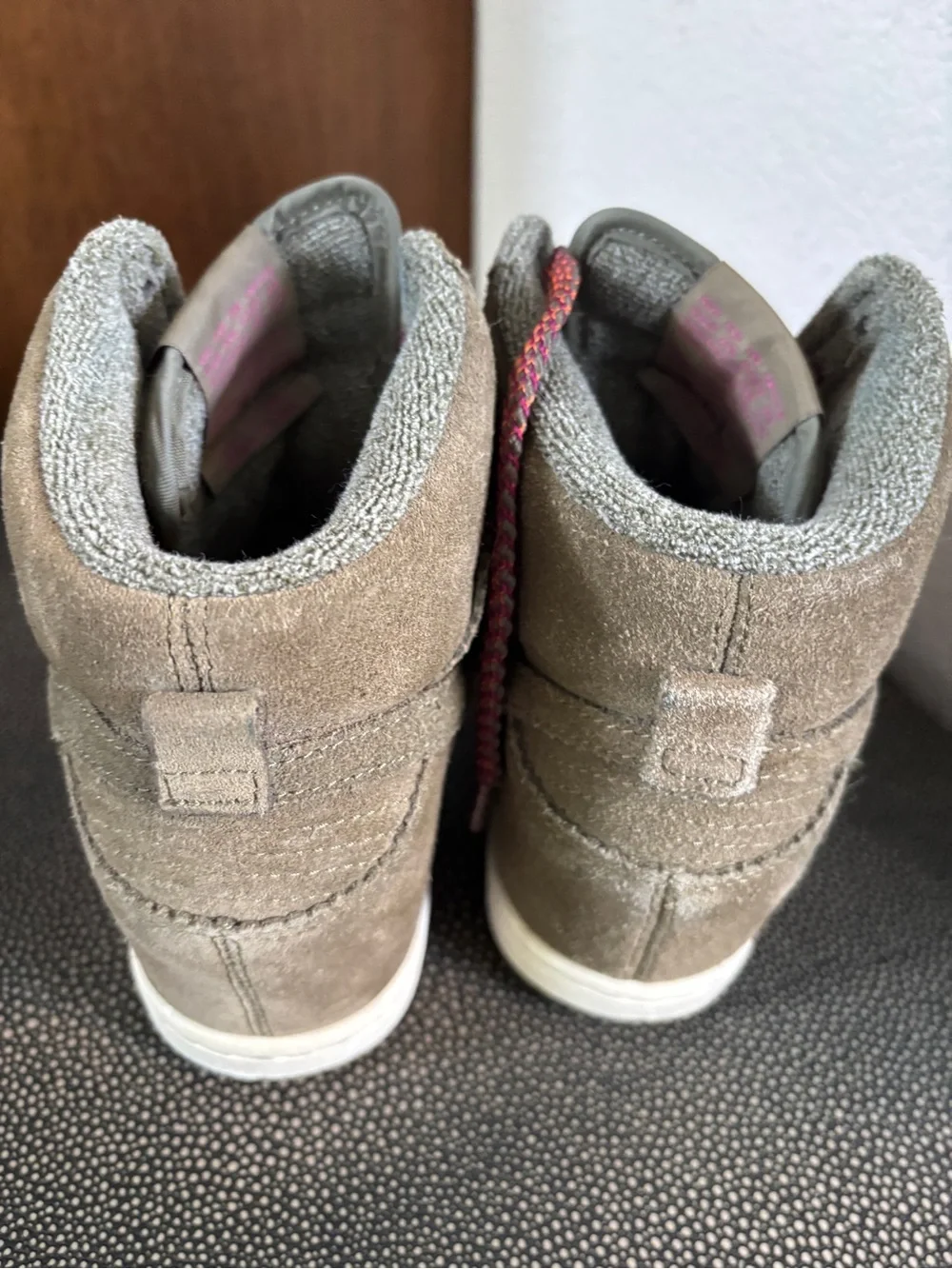 Nike Olive Green sky high wedge Sneakers worn once size 6